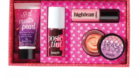 Noua trusa Finding mr. Bright, de la Benefit