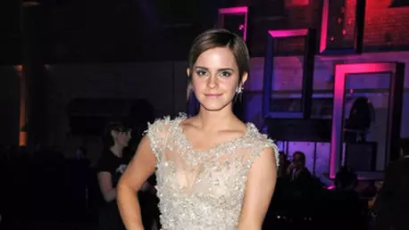 Emma Watson, atasata de prima rochie de premiera