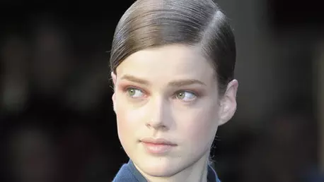 Tendinte coafura toamna-iarna: Cararea pe-o parte