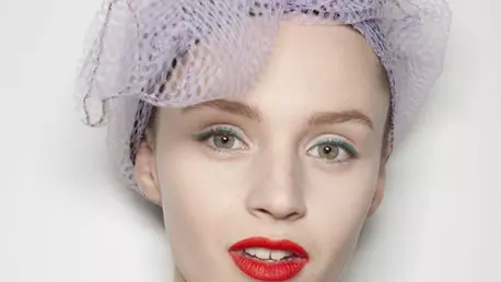 Tendinte beauty toamna iarna: rosu pasional