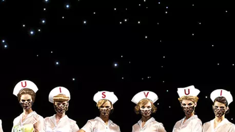 Vezi in direct covorul rosu si deschiderea expozitiei Louis Vuitton - Marc Jacobs, la Musee des Arts Decoratifs din Paris!