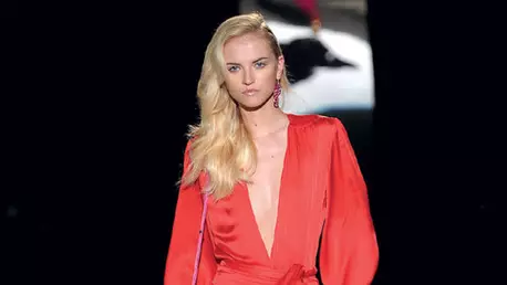 Tendinte moda primvara vara: piele colorata