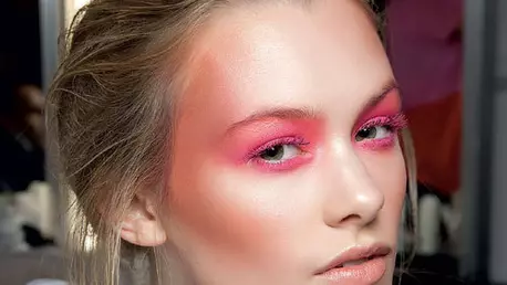 Tendinte beauty primavara vara: Colorama