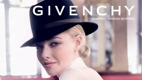 Amanda Seyfried, noua imagine Givenchy Very Irresistible!