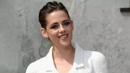 500.000 dolari = 15 minute cu Kristen Stewart