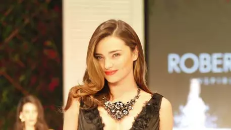Miranda Kerr a purtat bijuterii in valoare de 3 milioane de dolari