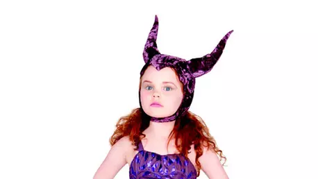 Angelina Jolie si Stella McCartney lanseaza colectia de haine pentru copii Maleficent