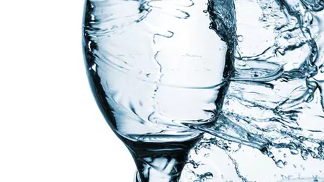 Ce risti daca bei putina apa?