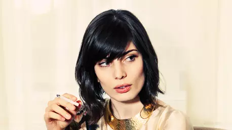 Locuiesti singura sau vrei sa faci acest pas? Iata care sunt avantajele si dezavantajele!