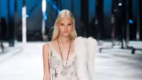 15 tinute glam care te transforma in cea mai stylish mireasa 