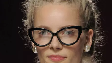 Cum sa te machiezi cand porti ochelari de vedere