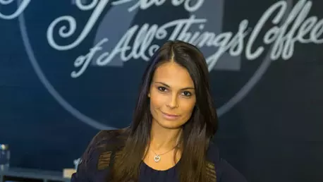 A fost inaugurat Starbucks Reserve Strip Mall 