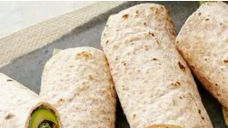 Lipie cu humus si legume la gratar