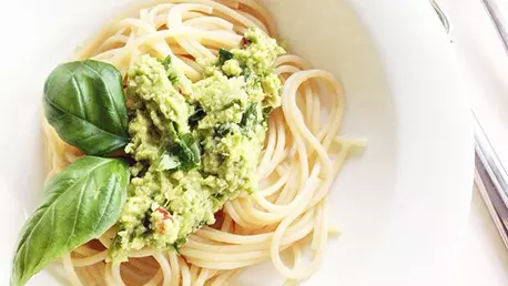 Paste cu sos de avocado