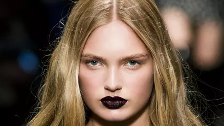 Rujuri inchise pentru machiaje de zi si look-uri de seara