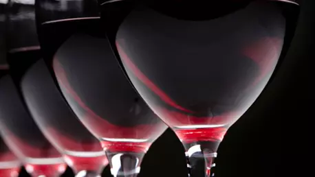 10 motive pentru a bea un pahar de vin rosu la fiecare cina