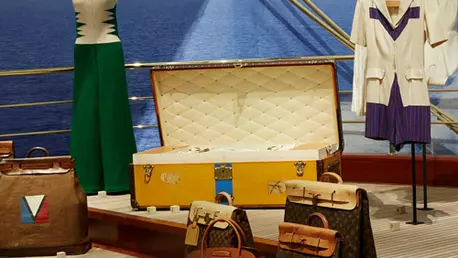 Expozitia Louis Vuitton "Volez, Voguez, Voyagez" si-a deschis portile la Grand Palais din Paris