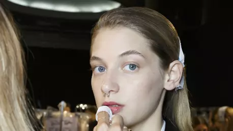 10 trucuri de machiaj de la make-up artisti