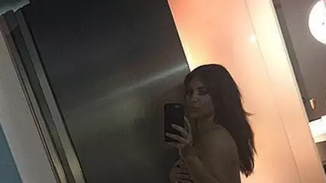 Top selfie! Cele mai cool selfie-uri postate de vedete in 2015