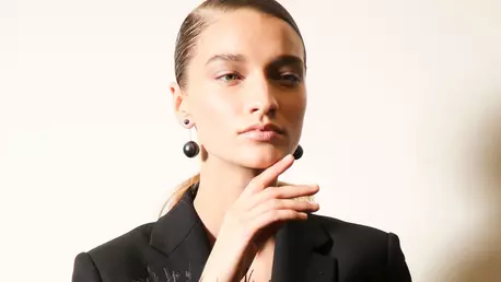 Cinci greșeli de machiaj care te îmbătrânesc