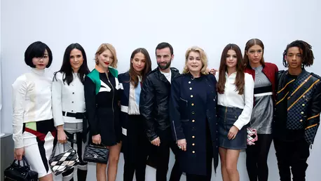 Vedete la prezentarea colectiei Louis Vuitton ready-to-wear toamna-iarna 2016/2017