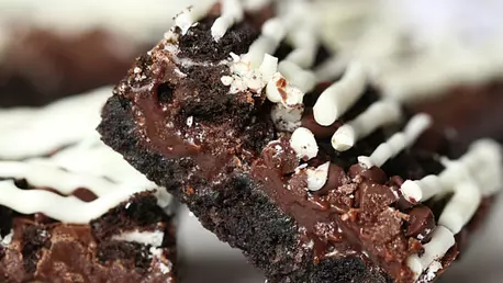 Batoane cu Oreo si extra ciocolata