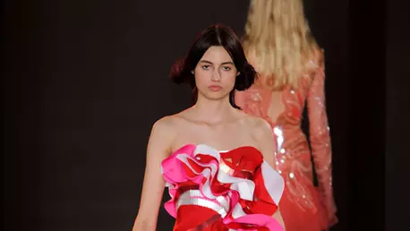 Valentin Yudashkin colectia primavara vara 2016