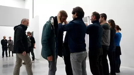 Artisti romani la deschiderea New Tate Modern