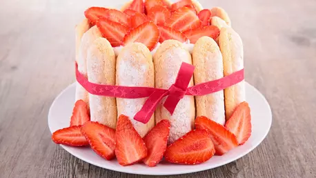 Prajitura cu piscoturi si fructe