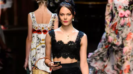 Dantela, un must-have al sezonului