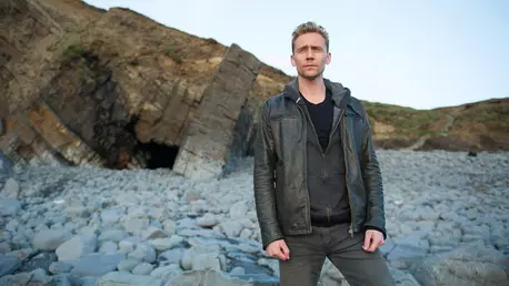 Tom Hiddleston castiga un premiu inedit