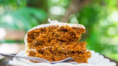 Tort de morcovi cu glazura de mere