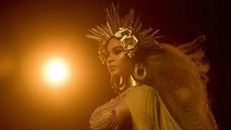 Beyonce, aparitie stylish intr-o rochie de catifea