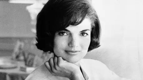 Secrete de frumusete pe care le-am invatat de la Jackie Kennedy