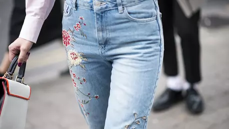 Abuzul de skinny jeans iti poate afecta sanatatea!