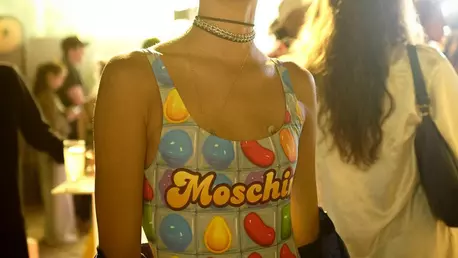 Moschino x Candy Crush, o noua colectie capsula pe care trebuie sa o vezi