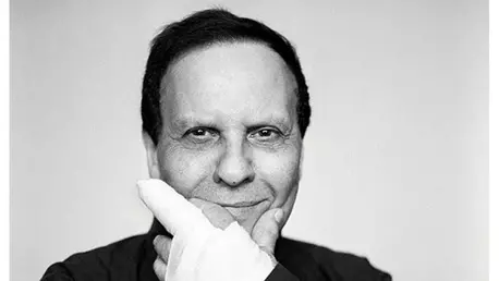 Azzedine Alaïa va prezenta o noua colectie couture