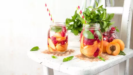 Limonada cu zmeura si piersici