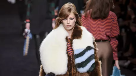 Net-a-Porter, Mr Porter, Yoox si The Outnet renunta la blana