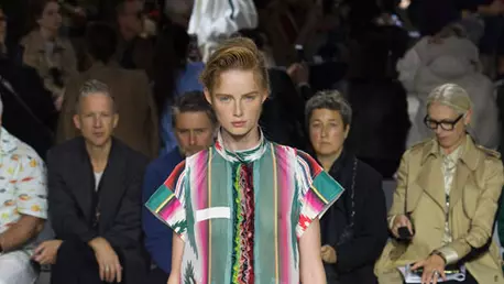 Sacai colectia primavara - vara 2017