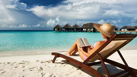 10 carti pe care sa le citesti vara asta