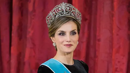 Regina Letizia a Spaniei a purtat o rochie pe care o poti avea si tu