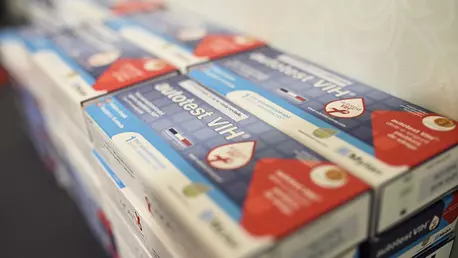 Test autoadministrabil pentru depistarea HIV pe baza unei picaturi de sange, disponibil in Romania