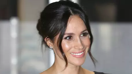 Meghan Markle, superbă într-o rochie neagră