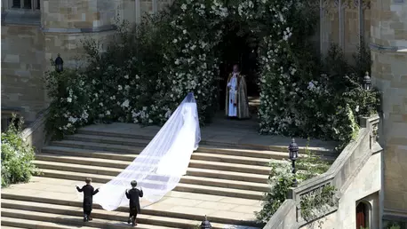 Ce designer a ales Meghan Markle pentru rochia de mireasă