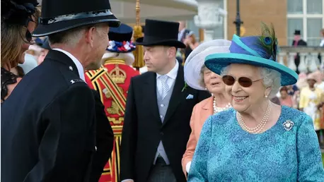 Motivul pentru care Regina Elisabeta a II-a a început să poarte ochelari de soare