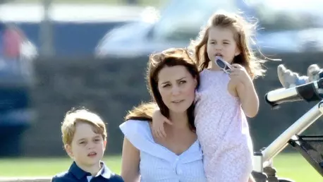 Prințul George și Prințesa Charlotte, surprinși în imagini adorabile în parc