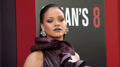 Rihanna a explicat obiceiul ei de a lua acasă paharele de vin de la evenimente