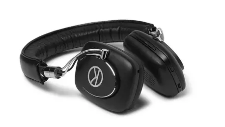 Top 10 accesorii ale sezonului pentru bărbatul modern