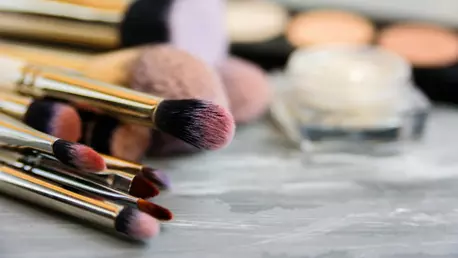 Modul corect prin care să îți cureți accesoriile de make-up